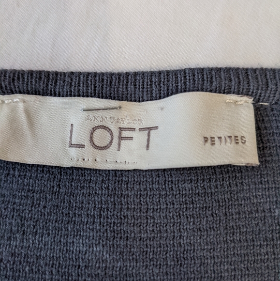 Ann Taylor Loft Petites Gray Sweater Top Women's size Small Flare Hemline - Picture 8 of 8